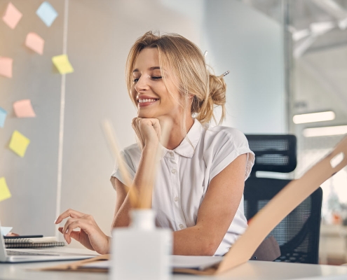 Nowość - możliwość tworzenia szkoleń i quizów za pomocą AI na platformie e-learningowej Spoti 4 4 1